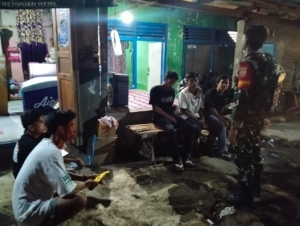 Babinsa Koramil 1608-02/Bolo Gelar Ronda Malam Serentak Cegah Kenakalan Remaja