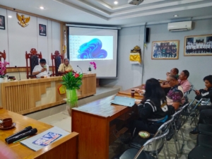 Perkuat Ekonomi Desa, Babinsa Koramil 1616-04/Blahbatuh Hadiri Musdesus Perubahan Perdes BUMDes Artha Mesaridana