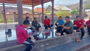 Komsos Babinsa dan Bhabinkamtibmas dengan Perangkat Desa, Perkuat Hubungan dan Koordinasi dalam Rangka Meningkatkan Keamanan dan Ketertiban