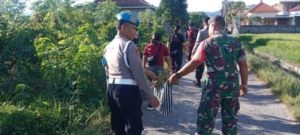 Sinergi TNI–Polri dan Pemerintah Kelurahan Seririt Gelar Kegiatan Jumat Bersih Menuju Lingkungan Sehat