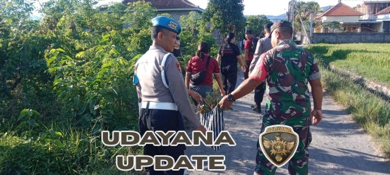 Sinergi TNI–Polri dan Pemerintah Kelurahan Seririt Gelar Kegiatan Jumat Bersih Menuju Lingkungan Sehat