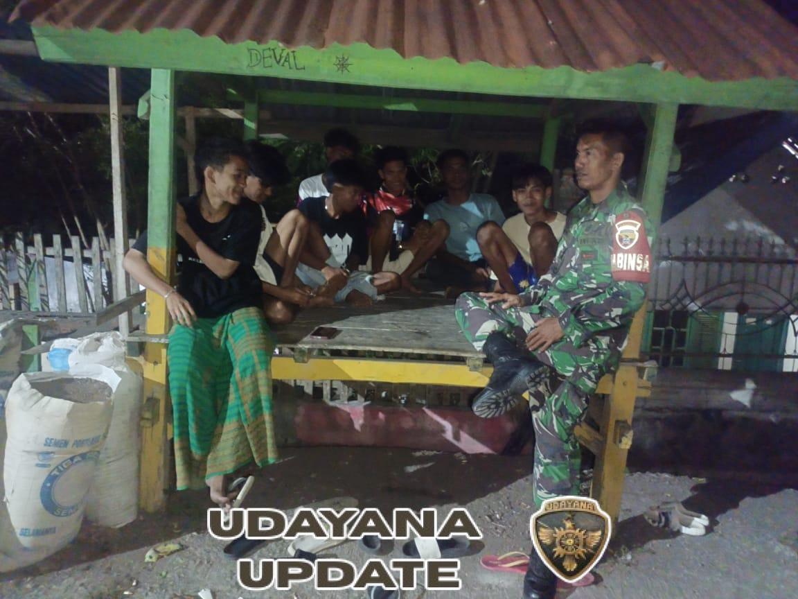 Babinsa Dorotangga Ajak Warga Perkuat Kamtibmas Lewat Ronda Malam