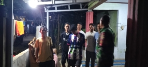 ‎Babinsa Aikmel Ajak Pemuda Jaga Kamtibmas Lewat Patroli Kongkow-Kongkow