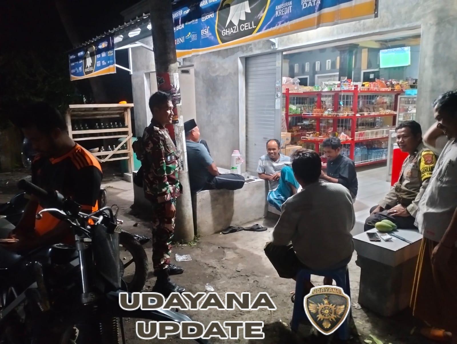 Babinsa dan Bhabinkamtibmas Timbanuh Bersinergi Jaga Keamanan dan Ketertiban Masyarakat