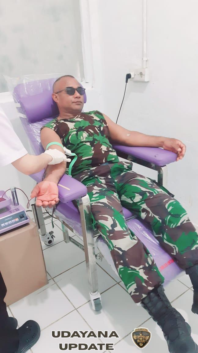 Babinsa Koramil 1627-02/Pantai Baru Donorkan Darah untuk Warga Rote Tengah