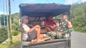 Babinsa Koramil 1602-03/Detusoko Laksanakan Komsos dan Pamwil di Desa Rateroru