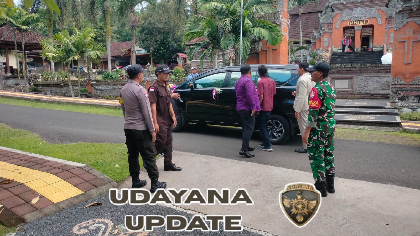 TNI-Polri dan Relawan Bersatu Sukseskan Pengamanan Acara Pernikahan di Jembrana