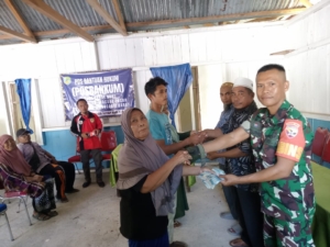 Babinsa Koramil 1630-03/Macang Pacar Hadiri Penyaluran BLT Dana Desa Triwulan III dan IV Tahun 2025 di Desa Saraenaru