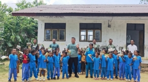 Satgas Pamtas Pos Fohuk Ajak Siswa SD Loonuna Olahraga Pagi Penuh Keceriaan