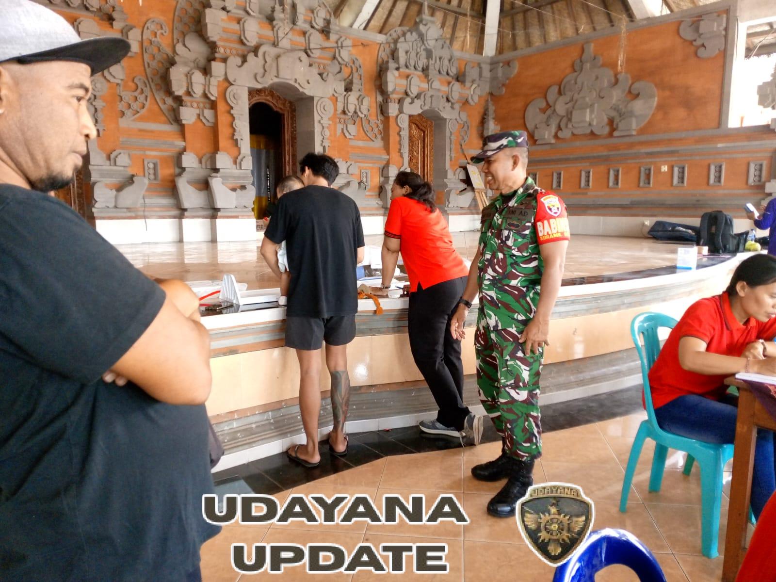 Babinsa Saba Dukung Posyandu, Wujudkan Masyarakat Sehat dan Sejahtera  Pantau Tumbuh Kembang Balita dan Lansia, Babinsa Hadir di Tengah Warga  Babinsa Desa Saba Dorong Kesadaran Warga Jaga Kesehatan Melalui Posyandu  Wujud Kepedulian Babinsa, Kawal Program Kesehatan di Desa Binaan  Babinsa Bersama Kader Posyandu Cegah Stunting dan Tingkatkan Kesehatan Lansia  Gianyar – Blahbatuh, Sabtu (8/11/2025) dalam rangka mendukung terwujudnya kesehatan masyarakat, Babinsa Desa Saba Koramil 1616-04/Blahbatuh Pelda I Wayan Yasa melaksanakan monitoring kegiatan Posyandu Balita dan Lansia (Siklus Hidup) yang bertempat di Balai Banjar Banda, Desa Saba, Kecamatan Blahbatuh, Kabupaten Gianyar.  Kegiatan Posyandu Siklus Hidup yang rutin dilaksanakan setiap bulan ini bertujuan untuk memantau pertumbuhan dan perkembangan balita, mulai dari penimbangan berat badan, pengukuran tinggi badan, hingga lingkar kepala. Langkah ini dilakukan guna mencegah terjadinya kekurangan gizi dan stunting pada anak-anak di wilayah Desa Saba.  Sementara itu, bagi para lansia, kegiatan meliputi pemeriksaan tekanan darah, kadar gula darah, serta pemeriksaan kesehatan umum, yang dilanjutkan dengan pemberian obat-obatan dan vitamin sesuai hasil pemeriksaan untuk menjaga daya tahan tubuh.  Dalam kesempatan tersebut, Babinsa Pelda I Wayan Yasa menyampaikan bahwa kehadirannya merupakan bentuk dukungan TNI terhadap program pemerintah di bidang kesehatan masyarakat, sekaligus wujud kepedulian terhadap kesejahteraan warga di wilayah binaannya.  Hadir dalam kegiatan tersebut Ketua TP PKK Desa Saba, Mahasiswa Poltekkes Denpasar, Petugas Puskesmas Pembantu Desa Saba Ni Nyoman Sri Astuti Amd. Keb. dan Ni Putu Buni Sriani Amd. Keb., Pendamping Kader Posyandu Lansia Nyoman Latriani beserta anggota, Bina Keluarga Balita (BKB) I Ketut Merry beserta staf, serta Pendamping Posyandu Balita Ni Kadek Dwi Asrat Maningsih S.Tr. Keb. dan Ni Wayan Emy Amiti S.Kep.  “Melalui kegiatan Posyandu, kita berharap masyarakat semakin sadar pentingnya menjaga kesehatan sejak dini, baik bagi balita maupun lansia, agar tercipta keluarga yang sehat dan sejahtera,” ungkap Babinsa.  (Pendim 1616/Gianyar)