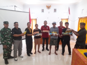 Hadiri Ceremonial Pembukaan Unit Usaha Milik Adat, Babinsa Kamasan Dukung Peningkatan Perekonomian Di Wilbin