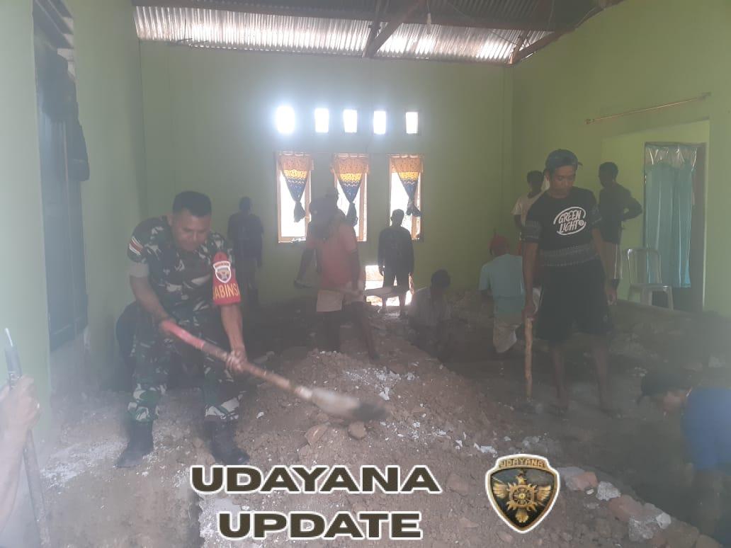 Pererat Kemanunggalan TNI dan Rakyat, Babinsa Miobar Gelar Kerja Bakti di Desa Haulasi