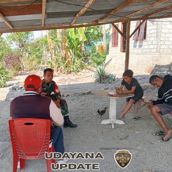 Melalui Komsos, Babinsa Koramil 1618-04/Insana Tingkatkan Kepedulian Warga Terhadap Lingkungan