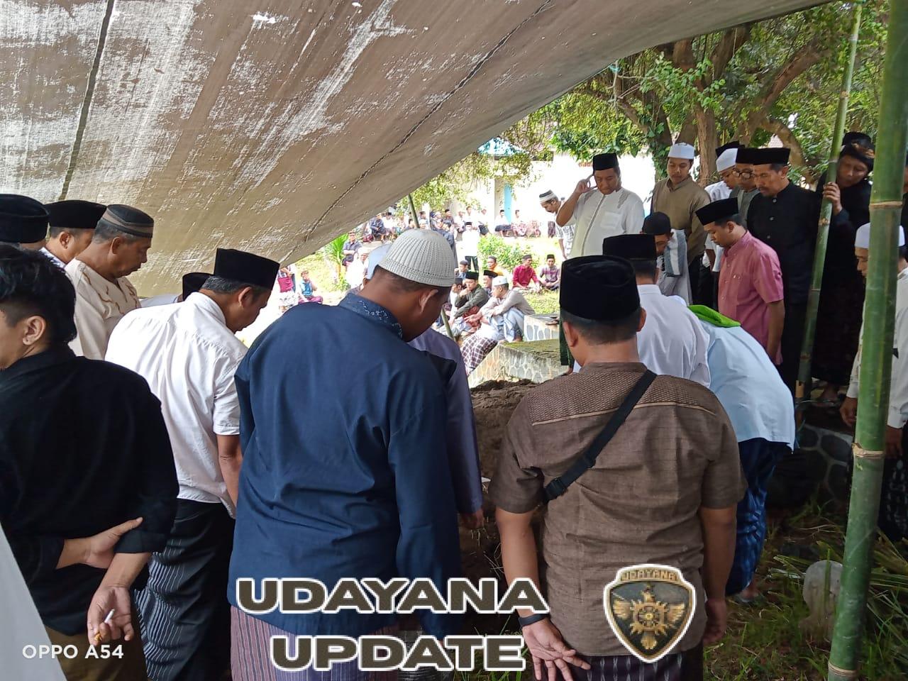 Wujud Nyata Peran Aktif Babinsa, Kopka Amir  Amankan Pemakaman Di Desa Kampung Gelgel