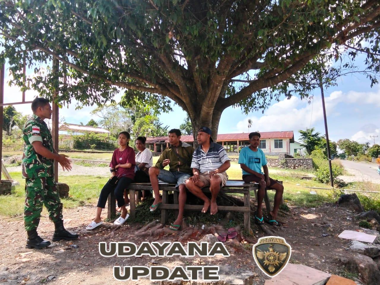 Kopda Maximus Busoin Jalin Keakraban dengan Warga Desa Lemon Lewat Komsos