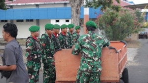 Dandim 1603/Sikka Pimpin Penjemputan Jenazah Prajurit Satgas Pamtas Yonif 743/PSY