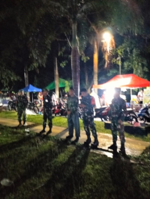 Anggota Koramil 1628-01/Taliwang Amankan Malam Budaya dan Lomba Solawatan di Masjid Agung Darusalam