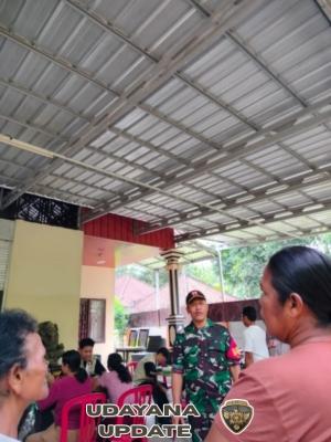 Wujud Kepedulian Babinsa, Dampingi Pemeriksaan Kesehatan Gratis di Desa Antiga.