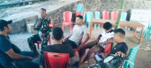 Babinsa Koramil Ndona Timur Perkuat Kamtibmas dan Simpati Warga Desa Sokoria