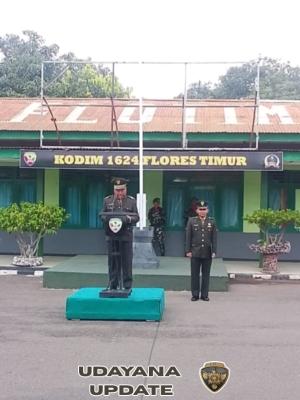 Kodim 1624/Flores Timur Gelar Upacara Hari Pahlawan dengan Khidmat, Danramil 1624-01/Larantuka Pimpin  Hari Pahlawan ke-80 Diperingati di Kodim 1624/Flores Timur, Kapten Inf Ahmad Setyadi Bacakan Amanat  Upacara Hari Pahlawan di Kodim 1624/Flores Timur Berlangsung Tertib dan Khidmat, Danramil Pimpin  Kodim 1624/Flores Timur Peringati Hari Pahlawan, Tekankan Semangat Juang dan Nasionalisme  Hari Pahlawan 2025: Kodim 1624/Flores Timur Gelar Upacara Bendera dengan Penuh Khidmat  Flotim – Dalam rangka memperingati Hari Pahlawan ke-80 Tahun 2025, Komando Distrik Militer (Kodim) 1624/Flores Timur menggelar upacara bendera yang berlangsung dengan penuh khidmat di lapangan Makodim 1624/Flores Timur, Senin (10/11/2025).  Upacara tersebut dipimpin oleh Kapten Inf Ahmad Setyadi, Danramil 1624-01/Larantuka, yang bertindak selaku Inspektur Upacara. Kegiatan diikuti oleh seluruh personel TNI, PNS Kodim 1624/Flores Timur, serta perwakilan anggota dari Koramil jajaran. Turut hadir pula unsur Forkopimda, tokoh masyarakat, tokoh agama, dan pelajar di wilayah Kabupaten Flores Timur.  Dalam amanatnya, Kapten Inf Ahmad Setyadi menegaskan bahwa peringatan Hari Pahlawan bukan sekadar seremonial, melainkan momentum untuk menumbuhkan kembali semangat juang, nasionalisme, dan pengabdian kepada bangsa dan negara.   “Kita tidak lagi berjuang dengan senjata seperti para pahlawan dahulu, tetapi semangat juang mereka harus hidup dalam diri kita melalui kerja nyata, kedisiplinan, dan pengabdian yang tulus untuk masyarakat,” ujar Kapten Ahmad Setyadi.  Beliau juga mengajak seluruh prajurit dan masyarakat untuk memperkuat rasa persatuan, meneladani nilai-nilai perjuangan, serta menjaga keamanan dan ketertiban di wilayah Flores Timur demi terciptanya pembangunan yang berkelanjutan.  ( Pendim 1624 )Kodim 1624/Flores Timur Gelar Upacara Hari Pahlawan dengan Khidmat, Danramil 1624-01/Larantuka Pimpin  Hari Pahlawan ke-80 Diperingati di Kodim 1624/Flores Timur, Kapten Inf Ahmad Setyadi Bacakan Amanat  Upacara Hari Pahlawan di Kodim 1624/Flores Timur Berlangsung Tertib dan Khidmat, Danramil Pimpin  Kodim 1624/Flores Timur Peringati Hari Pahlawan, Tekankan Semangat Juang dan Nasionalisme  Hari Pahlawan 2025: Kodim 1624/Flores Timur Gelar Upacara Bendera dengan Penuh Khidmat  Flotim – Dalam rangka memperingati Hari Pahlawan ke-80 Tahun 2025, Komando Distrik Militer (Kodim) 1624/Flores Timur menggelar upacara bendera yang berlangsung dengan penuh khidmat di lapangan Makodim 1624/Flores Timur, Senin (10/11/2025).  Upacara tersebut dipimpin oleh Kapten Inf Ahmad Setyadi, Danramil 1624-01/Larantuka, yang bertindak selaku Inspektur Upacara. Kegiatan diikuti oleh seluruh personel TNI, PNS Kodim 1624/Flores Timur, serta perwakilan anggota dari Koramil jajaran. Turut hadir pula unsur Forkopimda, tokoh masyarakat, tokoh agama, dan pelajar di wilayah Kabupaten Flores Timur.  Dalam amanatnya, Kapten Inf Ahmad Setyadi menegaskan bahwa peringatan Hari Pahlawan bukan sekadar seremonial, melainkan momentum untuk menumbuhkan kembali semangat juang, nasionalisme, dan pengabdian kepada bangsa dan negara.   “Kita tidak lagi berjuang dengan senjata seperti para pahlawan dahulu, tetapi semangat juang mereka harus hidup dalam diri kita melalui kerja nyata, kedisiplinan, dan pengabdian yang tulus untuk masyarakat,” ujar Kapten Ahmad Setyadi.  Beliau juga mengajak seluruh prajurit dan masyarakat untuk memperkuat rasa persatuan, meneladani nilai-nilai perjuangan, serta menjaga keamanan dan ketertiban di wilayah Flores Timur demi terciptanya pembangunan yang berkelanjutan.  ( Pendim 1624 )