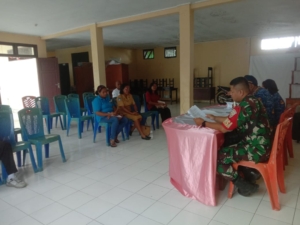 Babinsa Koramil Ende Dampingi Masyarakat Bentuk Posbankum di Kelurahan Potulando