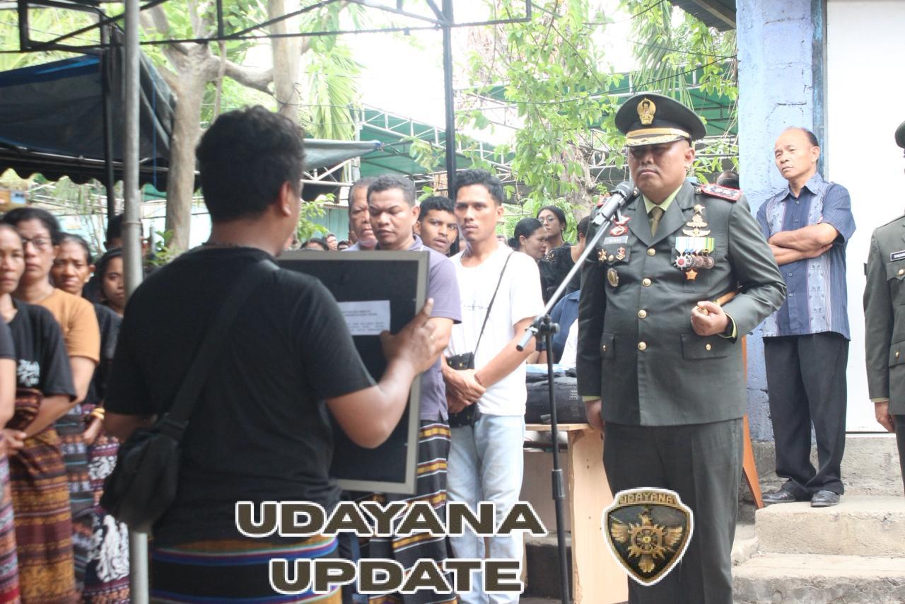 Upacara Pemakaman Militer Pratu Yoseph Nong Novan Berlangsung Khidmat di Maumere