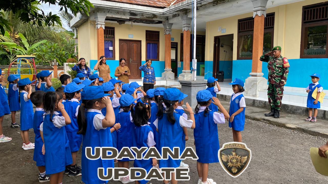 Bangkitkan Semangat Nasionalisme Sejak Dini, Sertu Wayan Darwa Pimpin Upacara Hari Pahlawan Di TK Semarapura Tengah