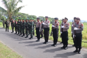 Peringati Hari Pahlawan Ke 80 Tahun 2025, Dandim Klungkung Hadiri Upacara Ziarah Dan Tabur Bunga