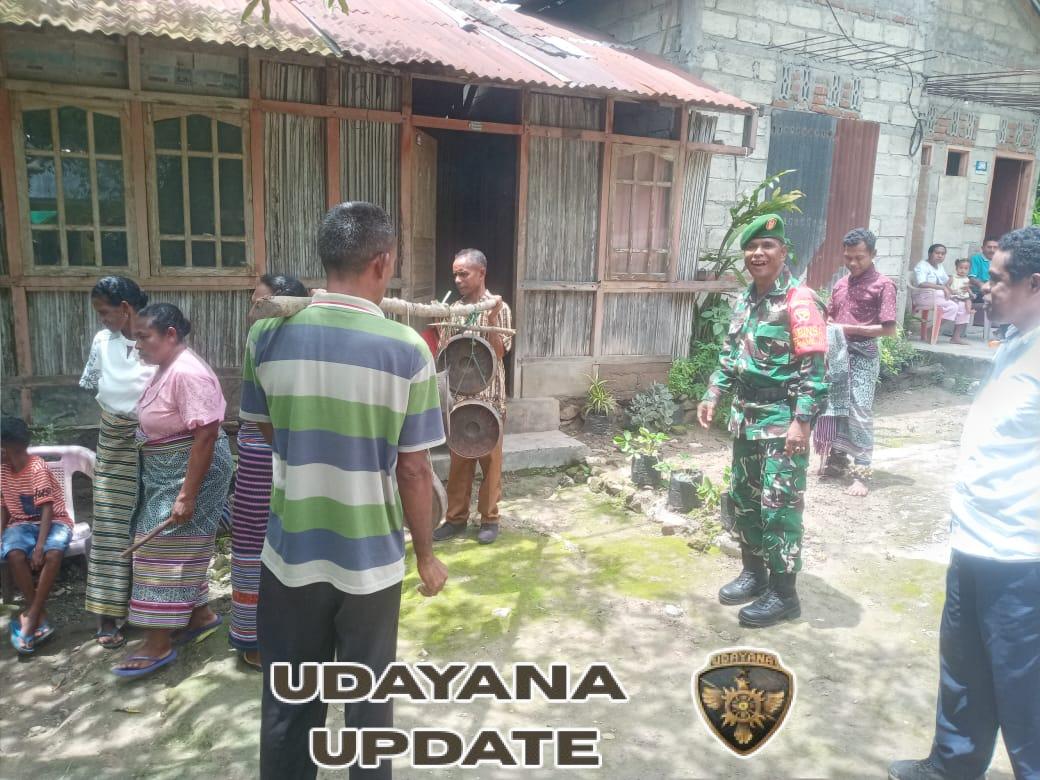 Cegah Gangguan Kamtibmas, Babinsa Miomaffo Timur Gencarkan Komunikasi Sosial di Desa Kaenbaun