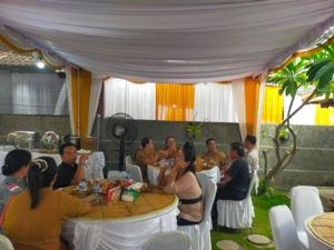 Wujud Empati dan Kebersamaan, Danramil Seririt Hadiri Takziah Mertua Ajik Cok Krisna di Desa Bubunan