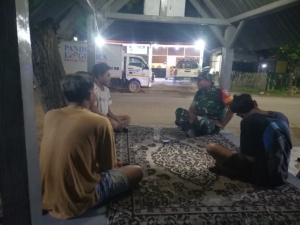 Koramil 1628-02/Sekongkang Gencarkan Patroli Malam Demi Ciptakan Lingkungan Kondusif