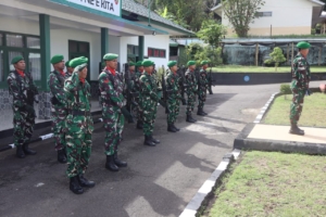 Kasdim 1625/Ngada Mayor Inf. Supriyanto Pimpin Upacara Peringatan Hari Pahlawan di Makodim Ngada