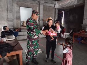 Babinsa Desa Dausa Laksanakan Pendampingan dan Monitoring Kegiatan Posyandu Balita di Br. Dausa