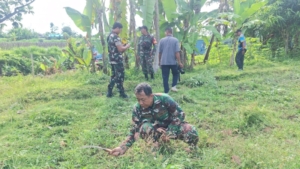 Danramil Klungkung Pimpin Anggota Gotong Royong Di Lahan Hanpangan Desa Kampung Gelgel