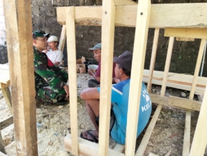 Babinsa Koramil Nusa Penida Gelar Komsos Bersama Warga Banjar Pundukkaha Kaja