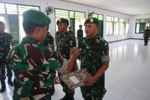 ‎Momentum Kebersamaan, Kasdim 1607/Sumbawa Lepas Anggota Pindah Satuan