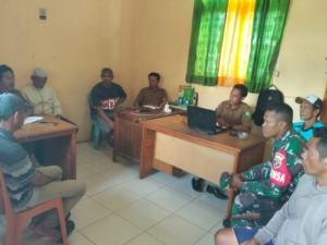 Babinsa Desa Tatede Mediasi Penyelesaian Permasalahan Ternak Warga