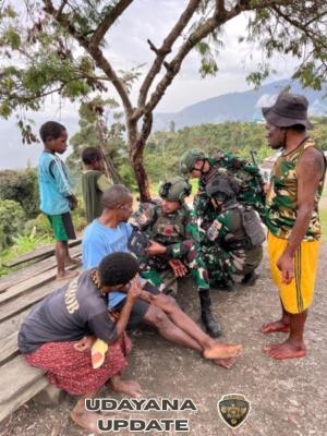 Satgas Yonif 743/PSY Jadi Sahabat Kesehatan Masyarakat Tirineri