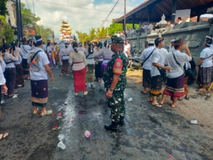 Kolaborasi Babinsa dan Puskesmas Buleleng III Wujudkan Pelayanan Kesehatan Terpadu di Desa Nagasepaha