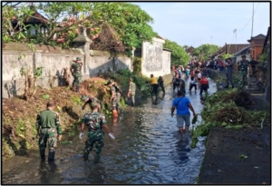 Wujud Nyata Kepedulian TNI AD, Kodim 1616/Gianyar Tanam Pohon dan Bersihkan Sungai di Wilayah Gianyar