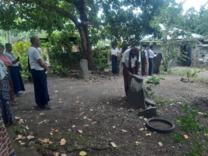 TNI Hadir di Tengah Masyarakat, Babinsa Kawal Tradisi Adat Watuliwung