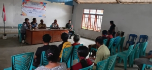 Babinsa Wolojita Bersinergi dengan Pemerintah Desa Wiwipemo dalam Penyaluran BLT Dana Desa 2025