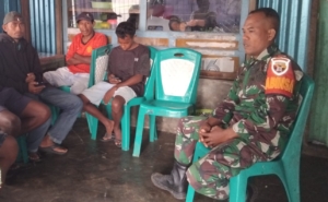 Sertu Alamsyah Lakukan Komsos di Desa Ndikosapu, Warga Sambut Antusias