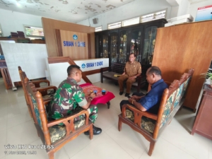 Babinsa Koramil 1602-01/Ende Kunjungi SMAN 1 Ende, Sosialisasikan Pramuka Saka Wira Kartika