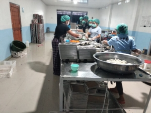 Sinergi TNI dan BGN RI, Ribuan Pelajar Rote Ndao Terima Makanan Sehat Bergizi