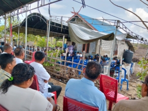 Serma Jusuf Tuungga Tunjukkan Solidaritas, Hadiri Pemakaman Ibunda Anggota Yonif 743/SYB