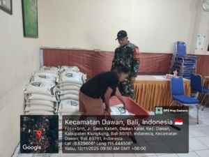 Pjs Danramil Dawan Terjunkan Babinsa Kawal Pendistribusian Penerima Bantuan Pangan Beras