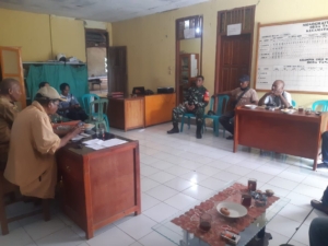 Babinsa Serka Muhammad Nur Hadiri Rapat Koordinasi Lokasi Tanah KDMP di Desa Tana Duen