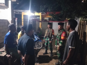 Babinsa Bersama Warga Awasi Keamanan dan Situasi Desa Melayu