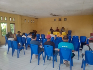 Babinsa Koramil 1602-01/Ende Tingkatkan Kamtibmas Lewat Komsos Bersama RT/RW Paupire